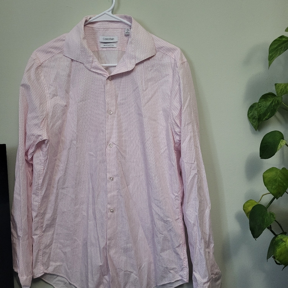 Men's Calvin Klien dress shirt Size medium, 15 &1/2 34/35